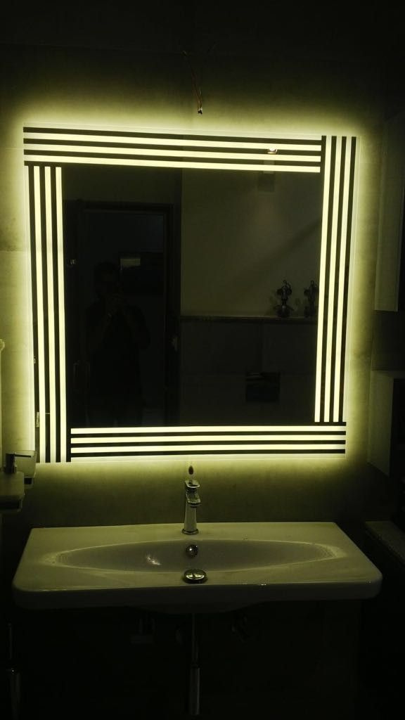 LED SQUARE MIRROR