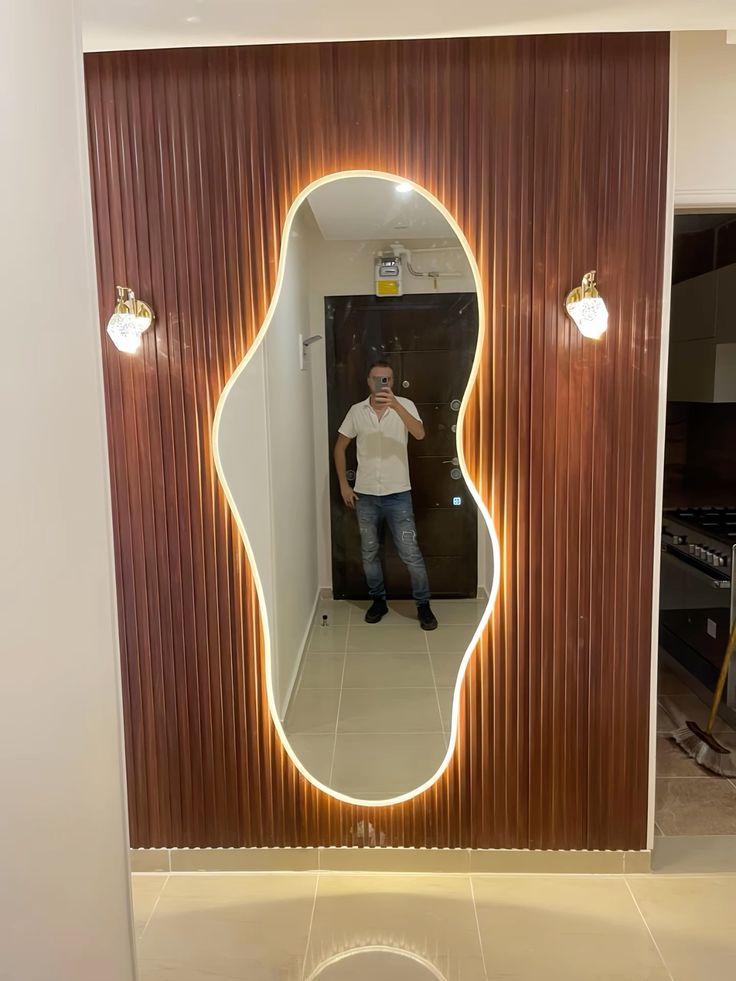 LED UNIQUE MIRROR