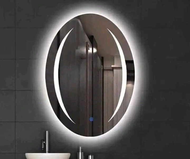 LED OVAL MIRROR