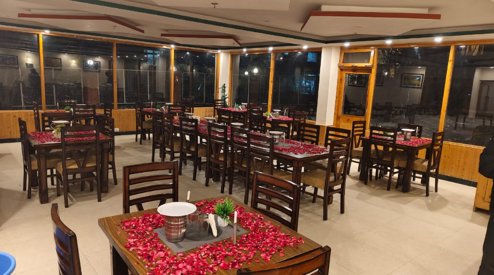 Food & Dining